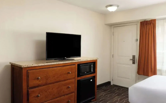 Ramada Elko Hotel and Casino