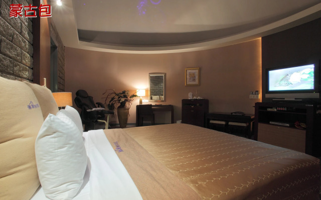 Regale Villa Hotel