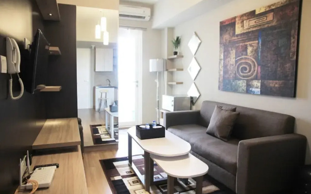 Deluxe and Comfortable The Springlake Summarecon Apartment