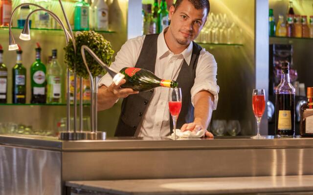 Mercure Paris Massy Gare TGV