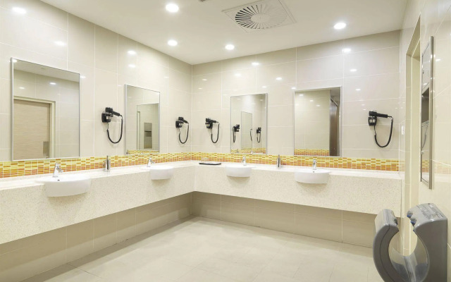 Sama-Sama Express KLIA Terminal 2 - Airside Transit Hotel