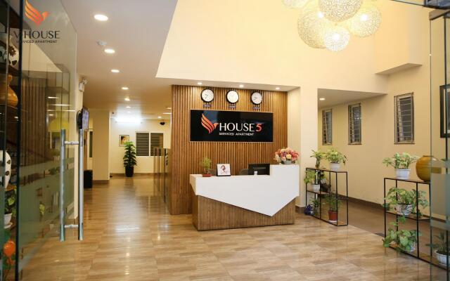 V House 5 Serviced Apartment