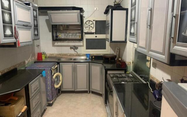 شقه مفروشه بالكامل