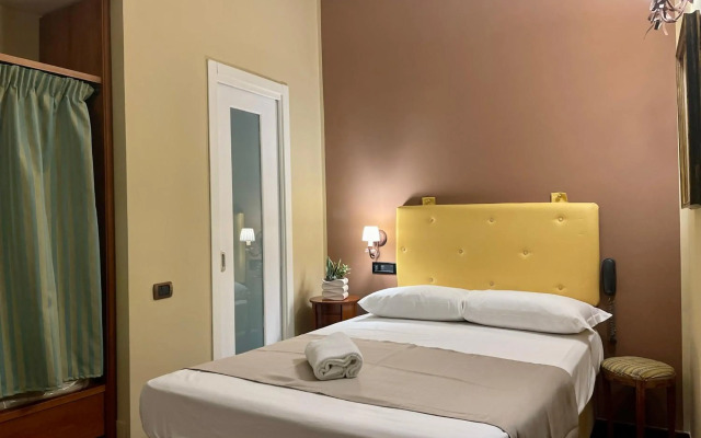 Hotel Suite Ares