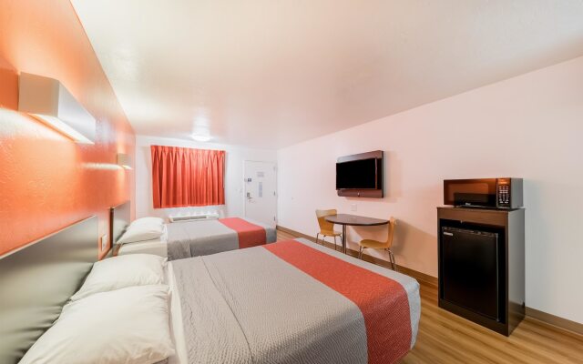 Motel 6-Oklahoma City, OK - Bricktown