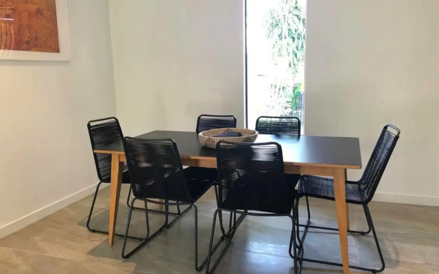 Sunshine Beach Hideaway