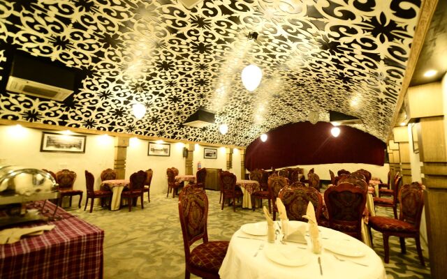 Hotel Aksa Srinagar