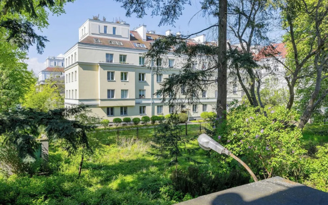 Bałuckiego Apartment Warsaw by Renters
