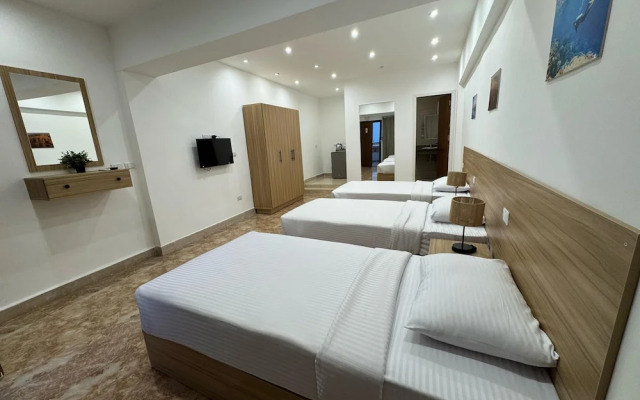 Lilly Rooms and Studios