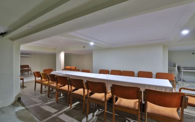 OYO 43699 Hotel Aditi