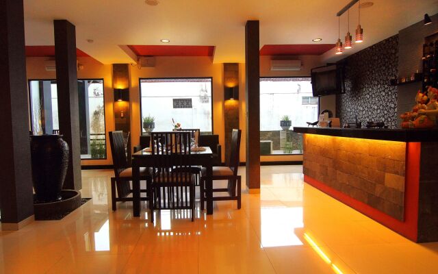 Puri Chorus Hotel