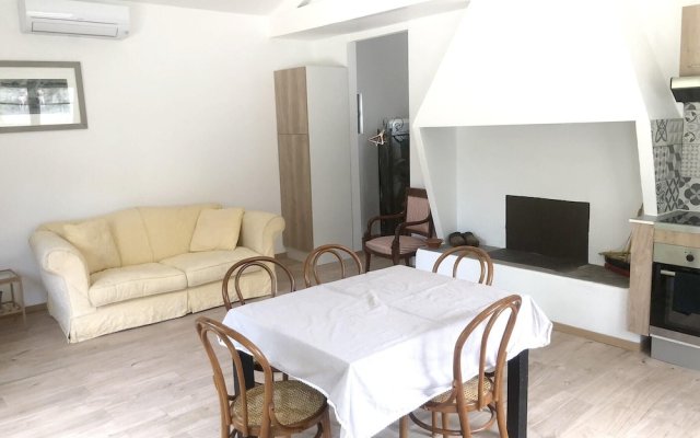 House With One Bedroom In Saint Gilles, With Shared Pool, Furnished Garden And Wifi