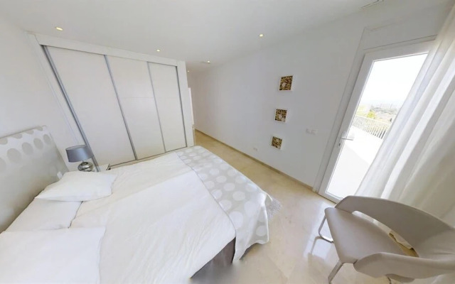 Exquisite Villa Near Beach - Heated Pool