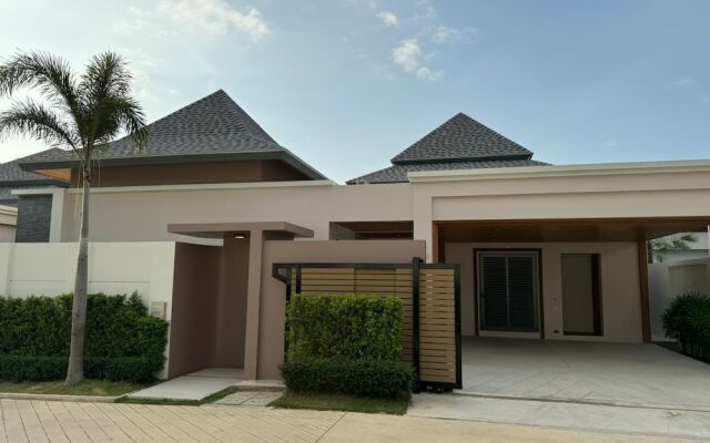 Breeze Villa with maid by Lofty