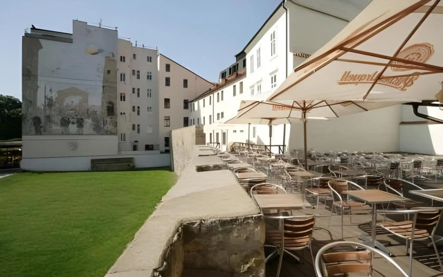Hotel Rous