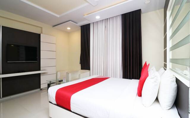 OYO 7054 Hotel Amabalika