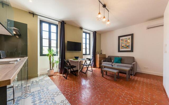 Chez Nous - 7 Appartements sur le Vieux Port