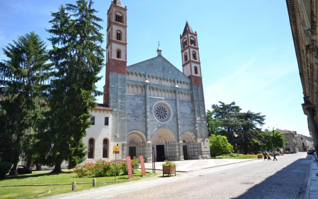 Chicco Apartment Small Business