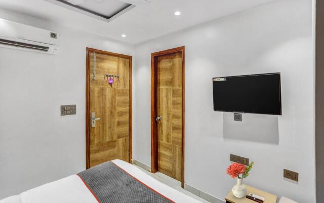 Capital O 92279 The Arrow