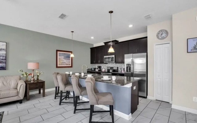 4804crusoe 4 Bedroom Townhouse