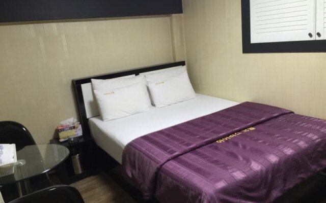 Iris Motel