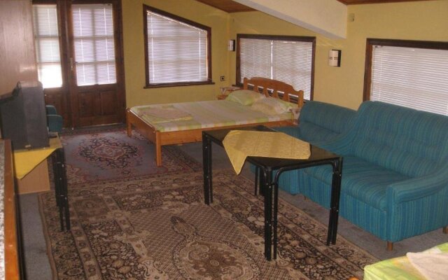 Hotel Barba Yani