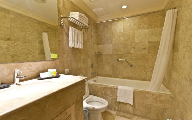 Crown Regency Suites & Residences - Mactan