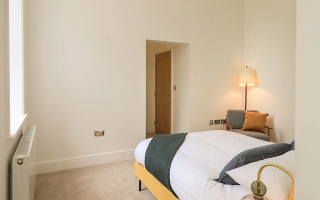 The Alfred Suite Stone Cross Mansion