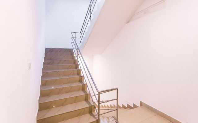OYO 15974 Hala Residency