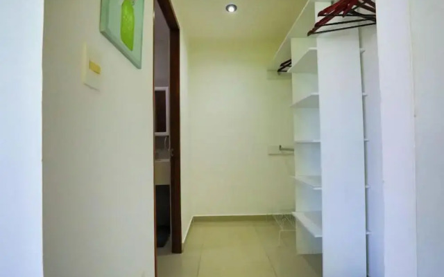 Spacious Condo with Gym & Pool Cancun