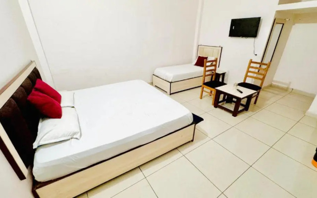 OYO 28196 Hotel Corbett Radiance