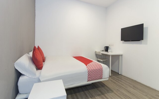 OYO 488 De Ideal Hotel