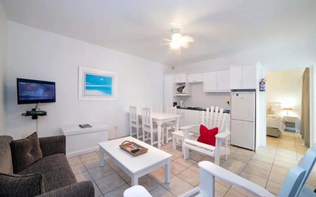 Kelly's Beachfront Apartments