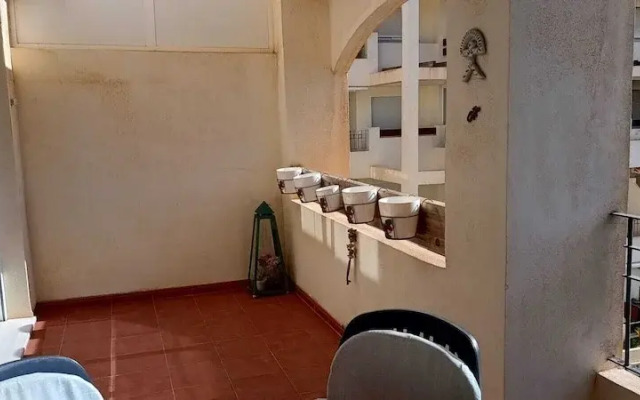 Lovely 2 Bedroom, 2 Bathroom Apartment With Pool