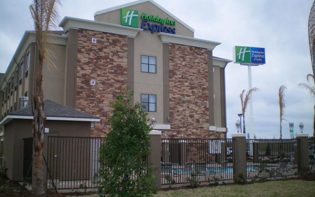 Holiday Inn Express & Suites Cleveland