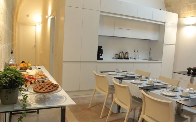 LAMIA Room Rentals