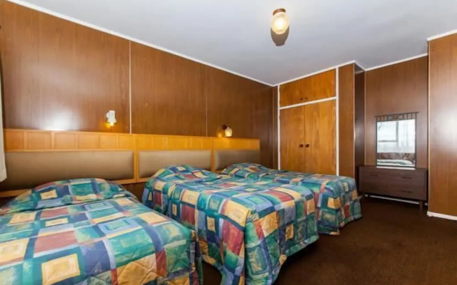 Sunset Lodge Motel