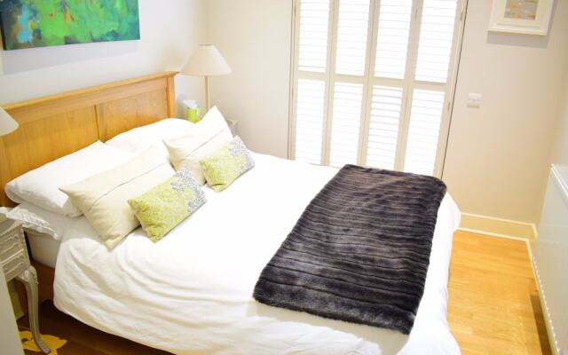 1 Bedroom Flat With Patio in Battersea