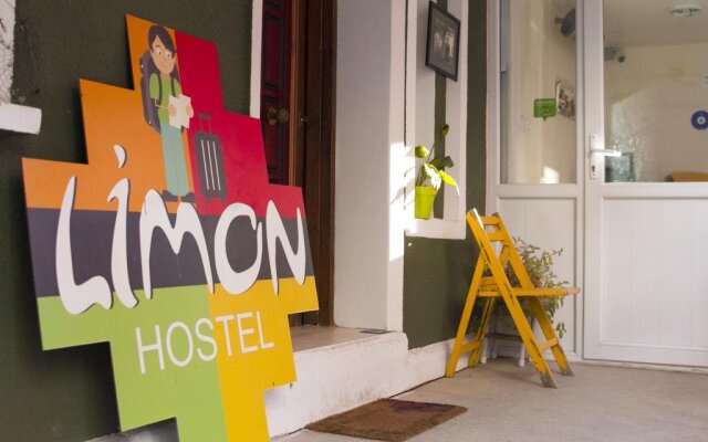 Limon Hostel