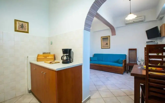 Captivating Bougainvillea Apartment in Panormos