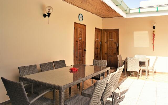 Tahiti - Sanny's Place Room & Pool