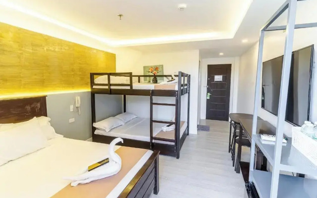 Spotlight Hotel near Hundred Islands wharf