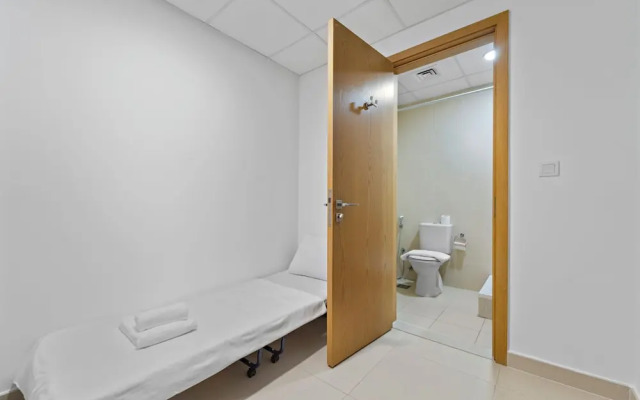 2BR 202 Bellevue Tower 1