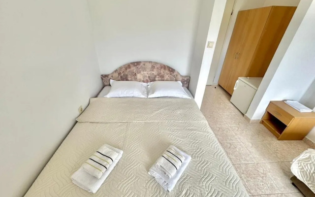 B&M Holiday Rooms