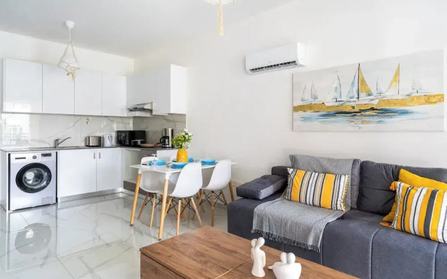 Infinity 1-Bedroom Apartment in Larnaca