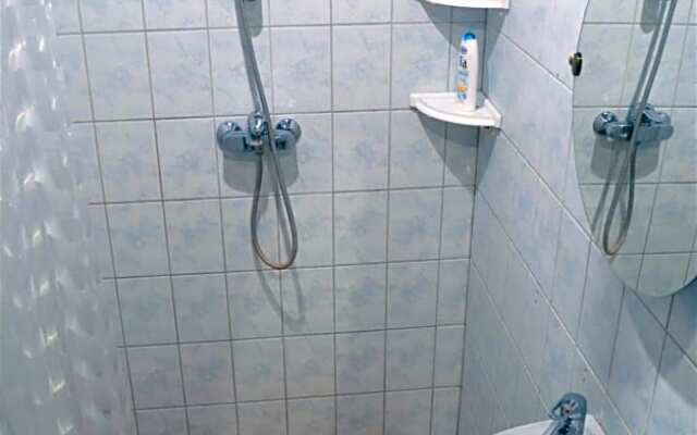 Kraavi Guest Hostel