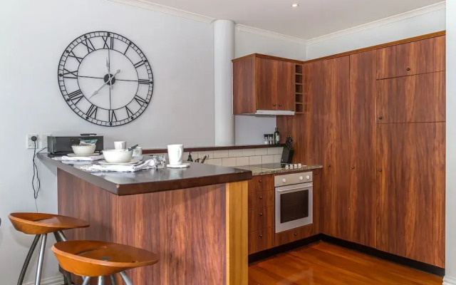 Premium 1BR Apartment at Princes Wharf