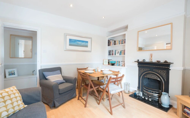 Traditional Richmond Home by Twickenham Green