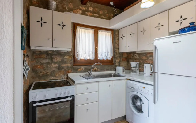 Elena s Traditional Dreamhouse