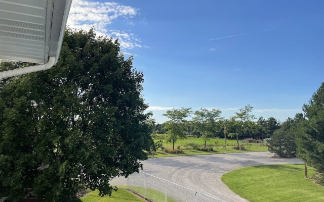 Hessenland Inn & Schatz Winery